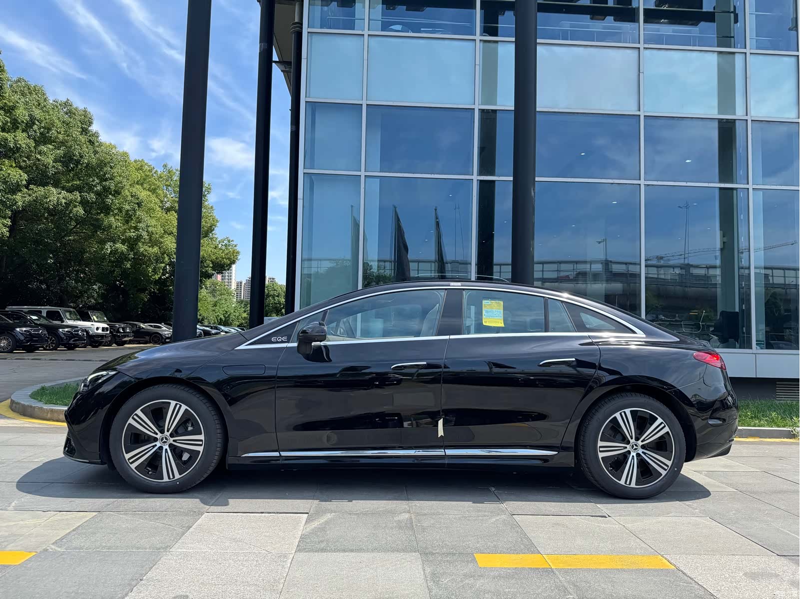 Mercedes-Benz EQE, 2025 4