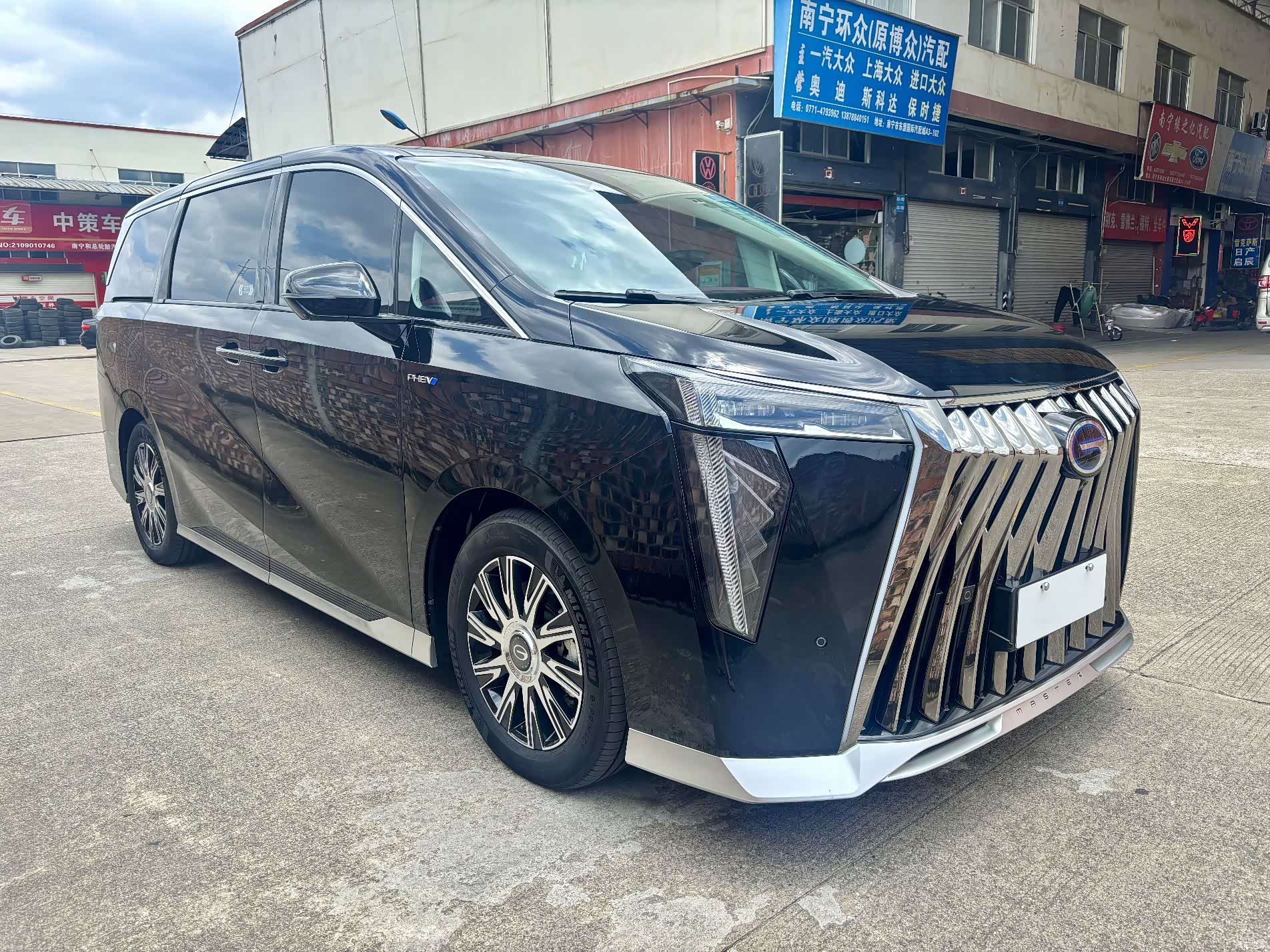Trumpchi E9, 2025 3
