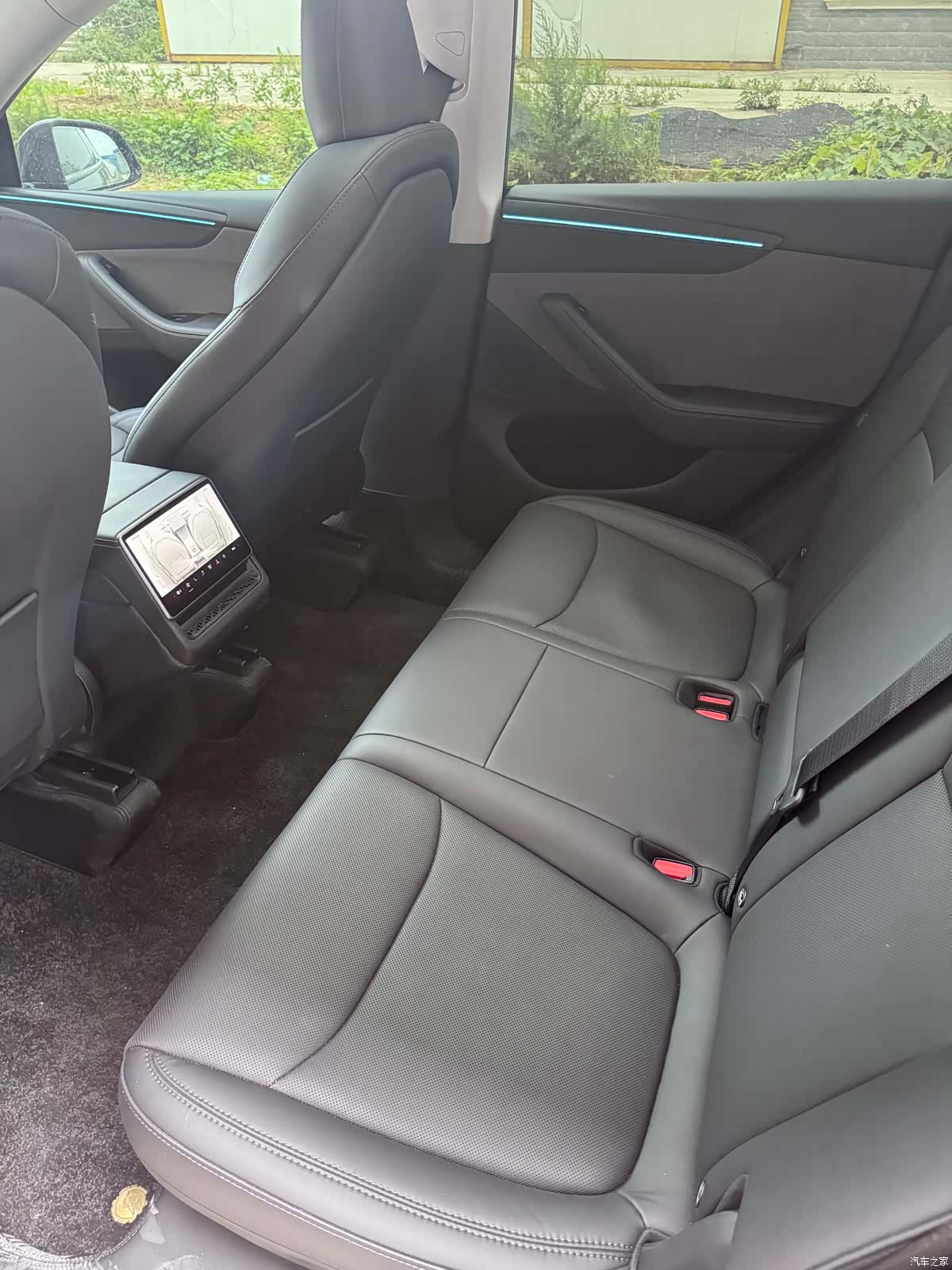 Tesla Model Y, 2026 6