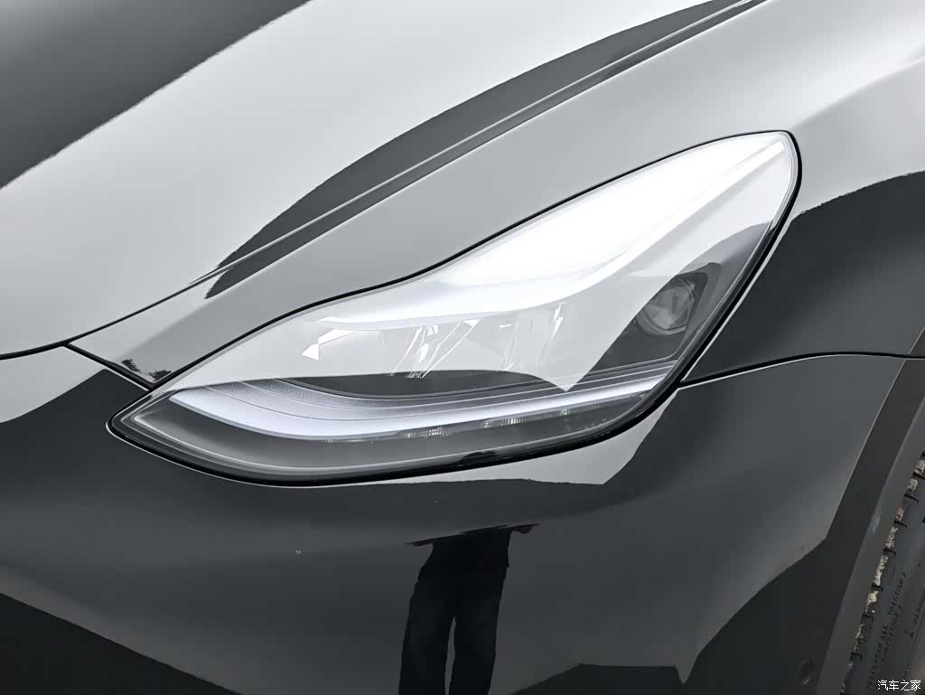 Tesla Model Y, 2023 18
