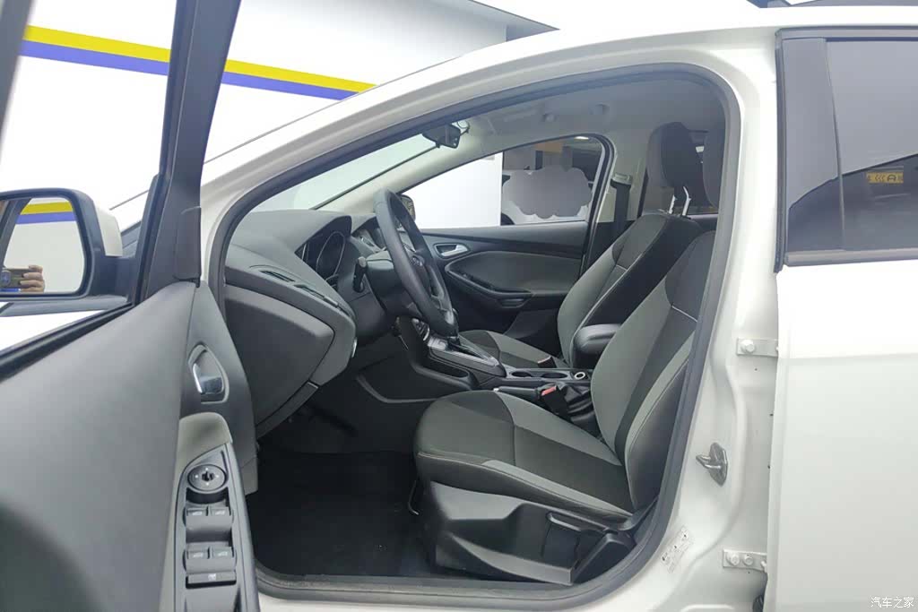 Ford Focus, 2015 9