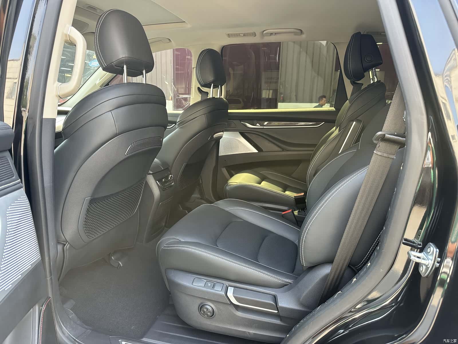 Maxus D90, 2019 8