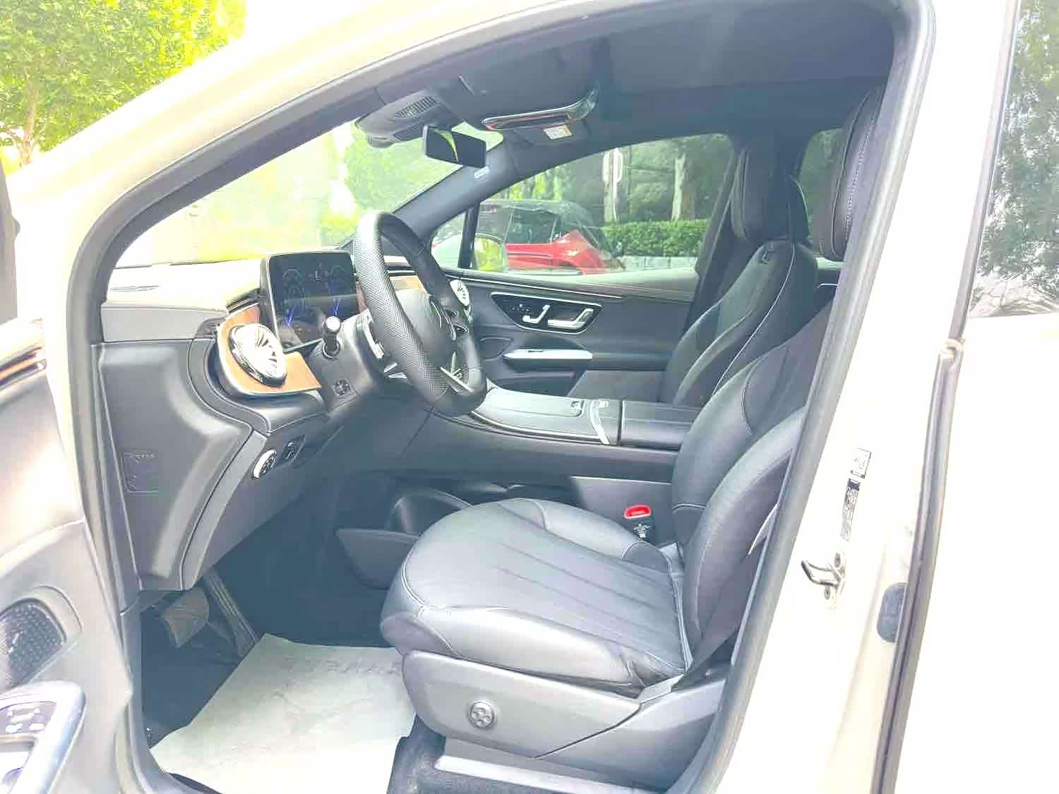 Mercedes-Benz EQE, 2025 6