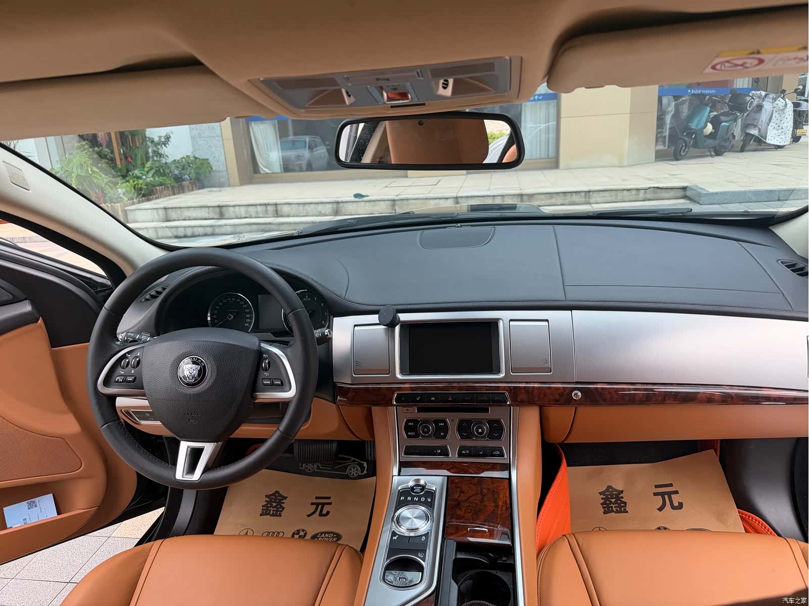 Jaguar XF, 2015 8