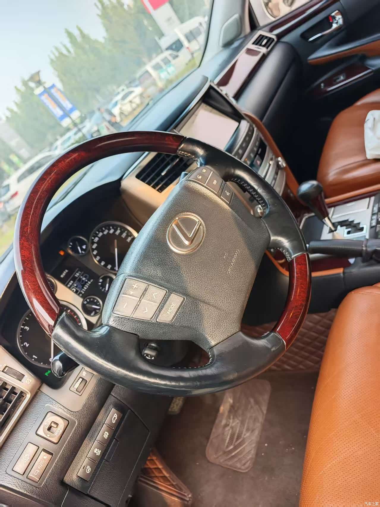 Lexus LX, 2015 8