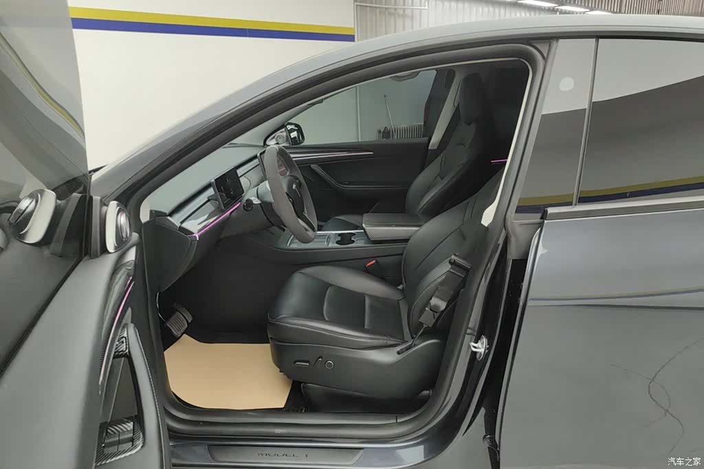Tesla Model Y, 2024 9