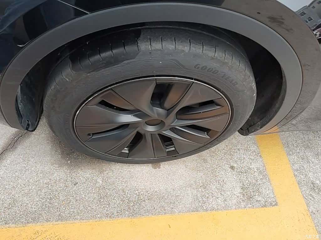 Tesla Model Y, 2024 23