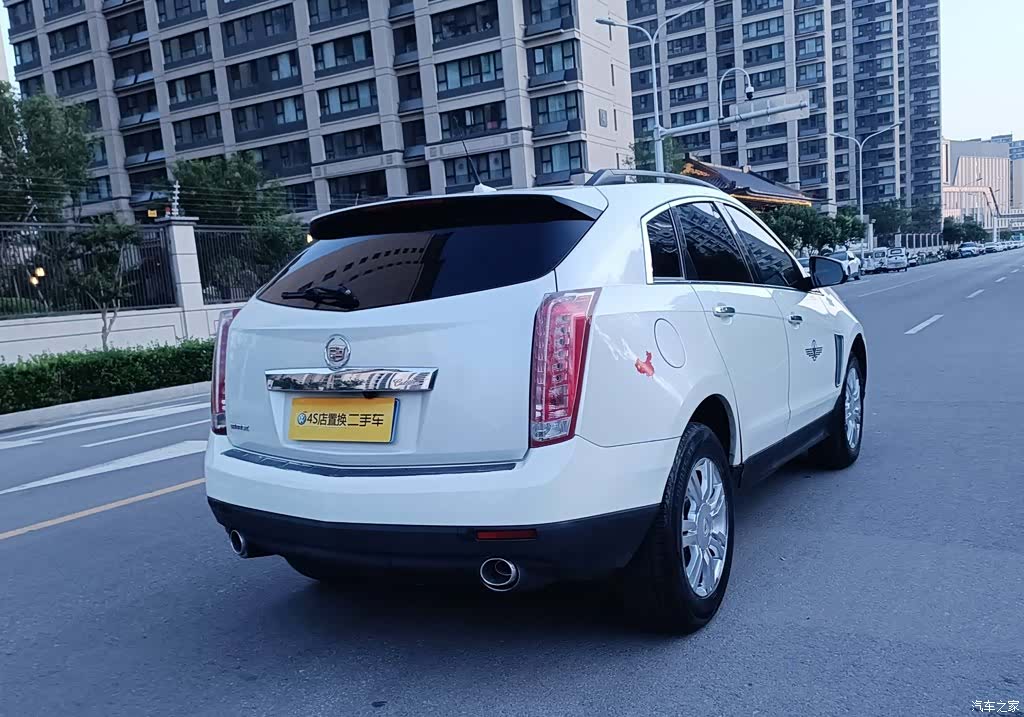 Cadillac SRX, 2013 4