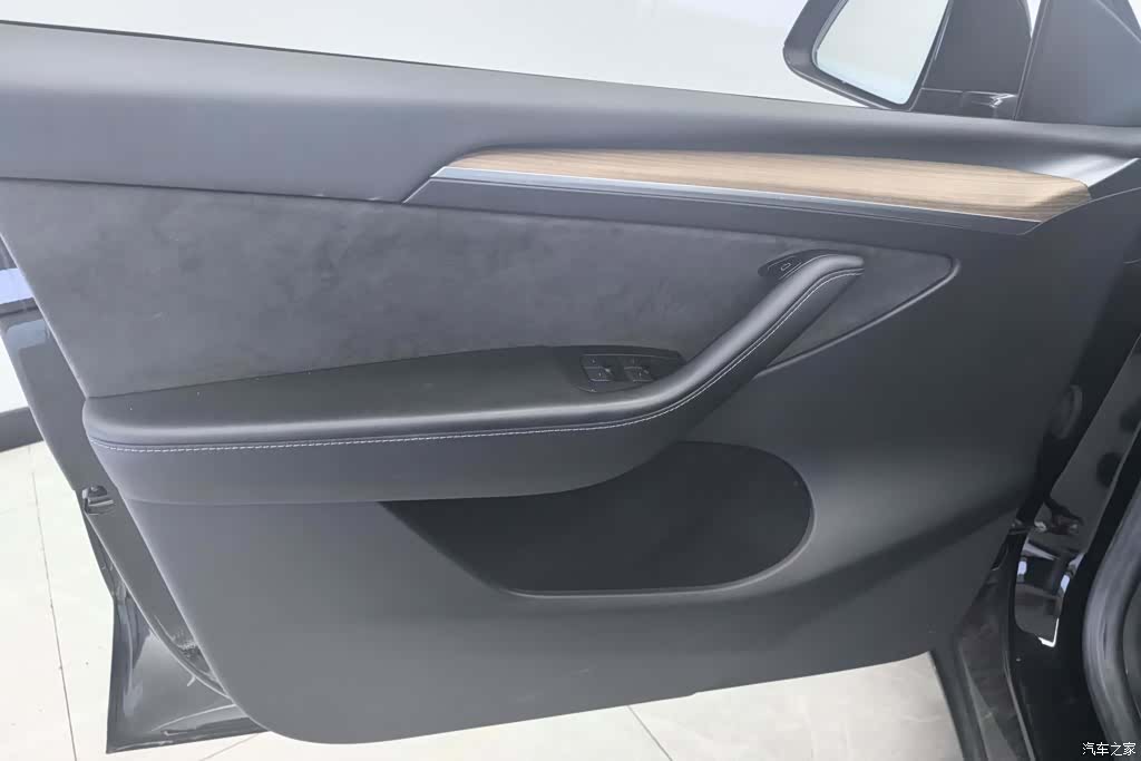 Tesla Model Y, 2022 7