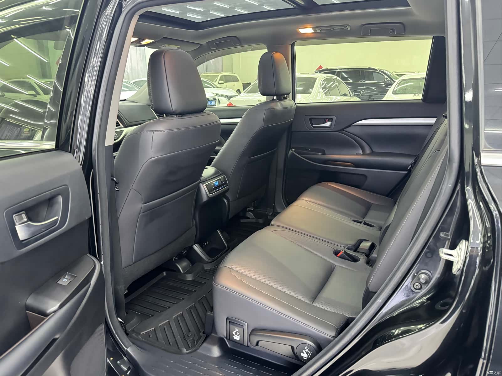 Toyota Highlander, 2018 все фото