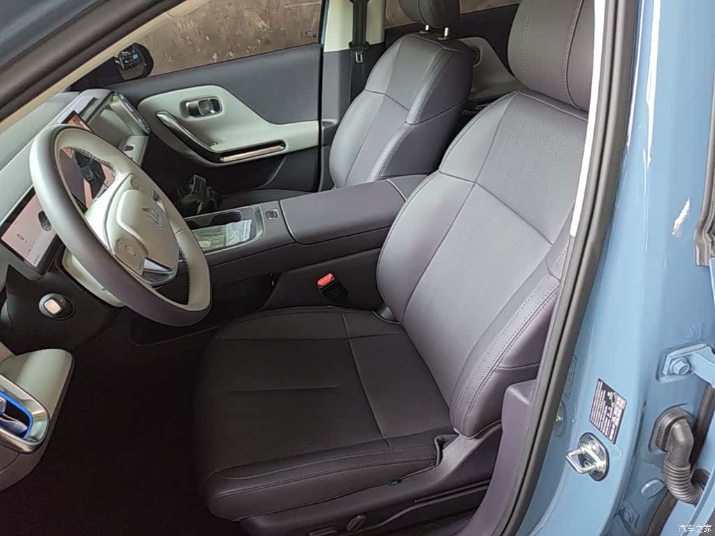 Leapmotor B01, 2025 15