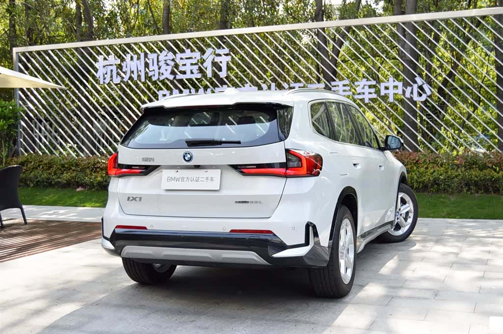 BMW iX1, 2025 все фото