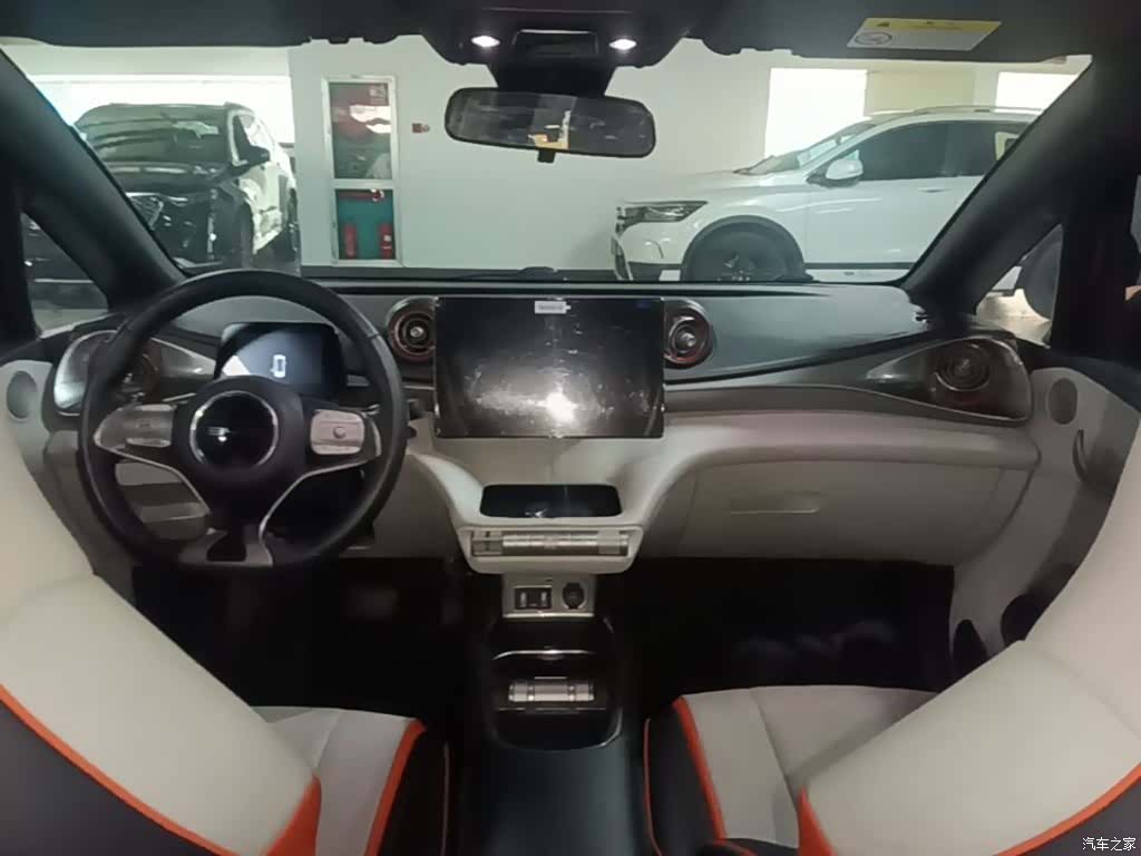 BYD Dolphin, 2022 10
