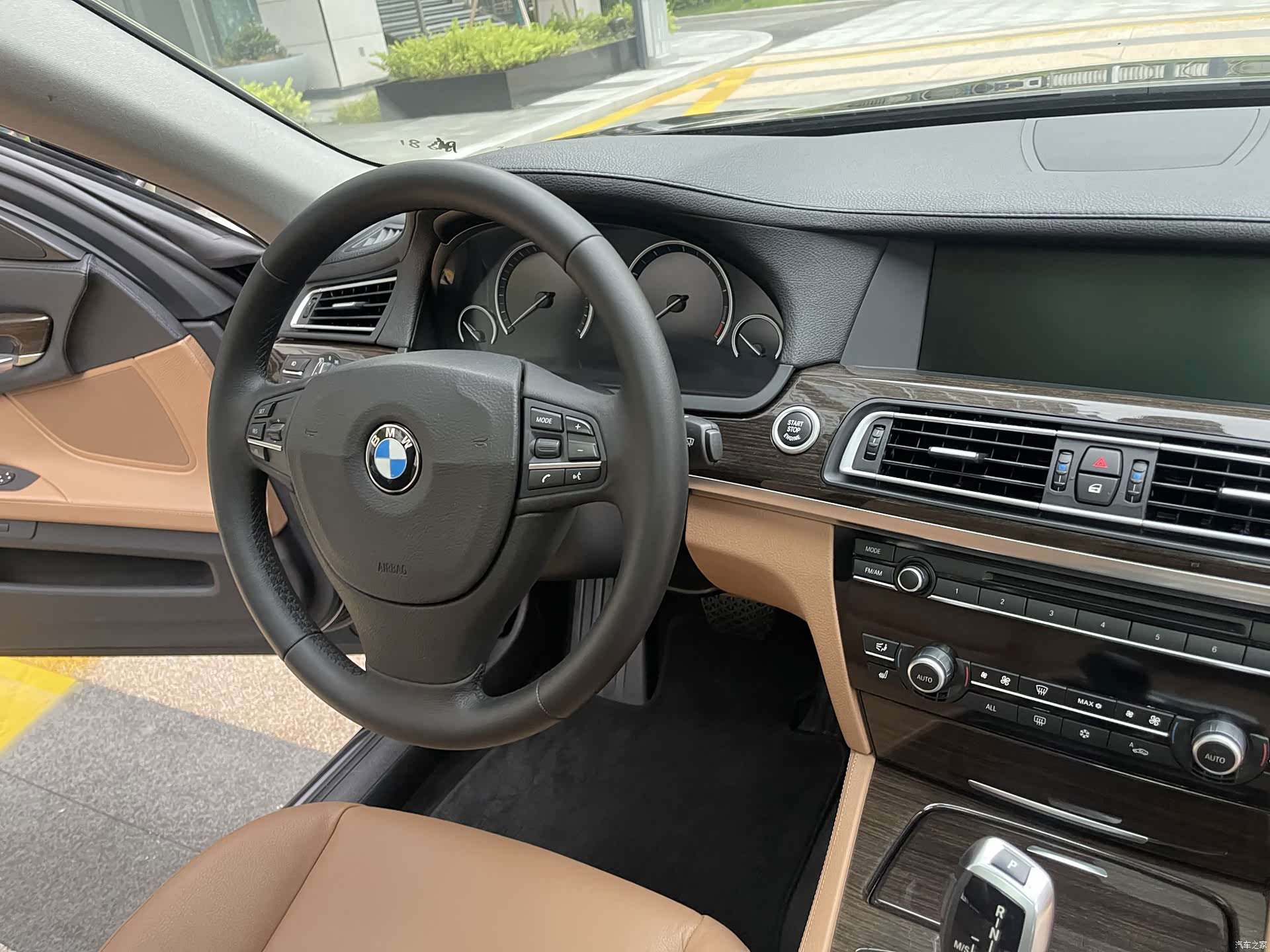 BMW 7 Series, 2012 15