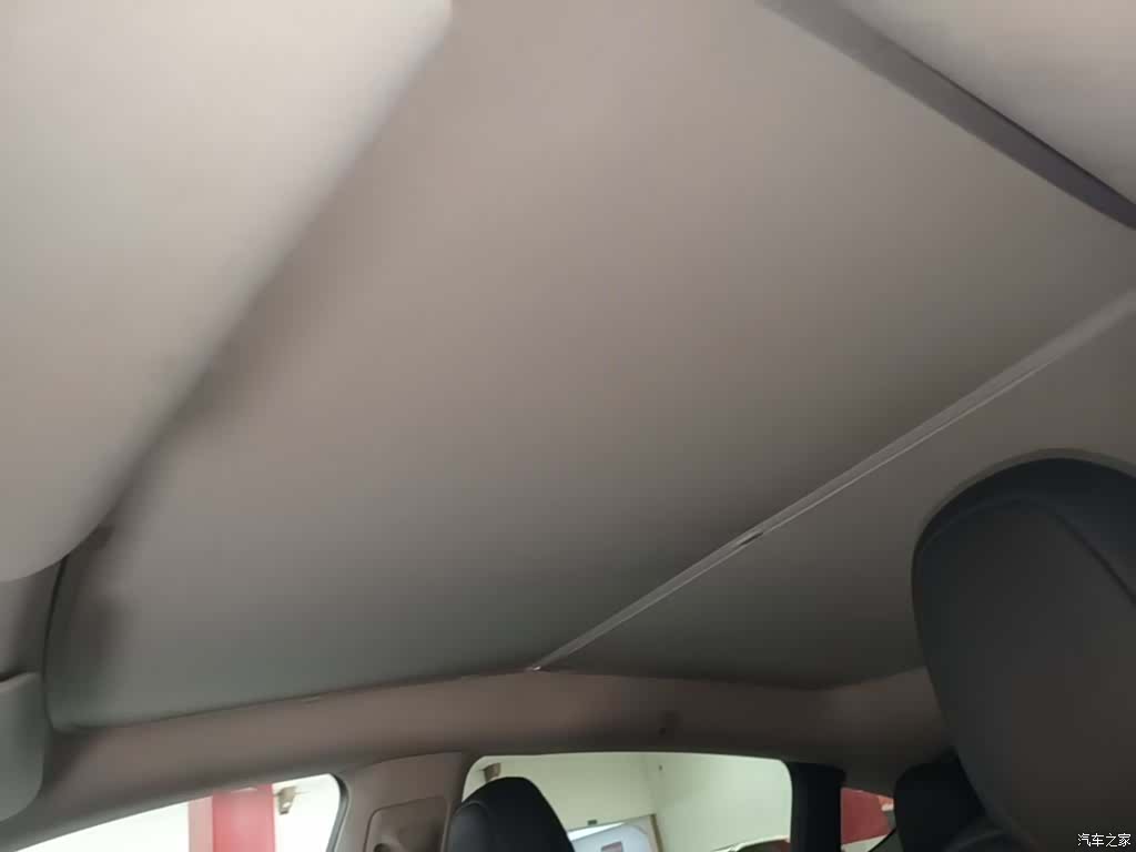 Tesla Model Y, 2023 18