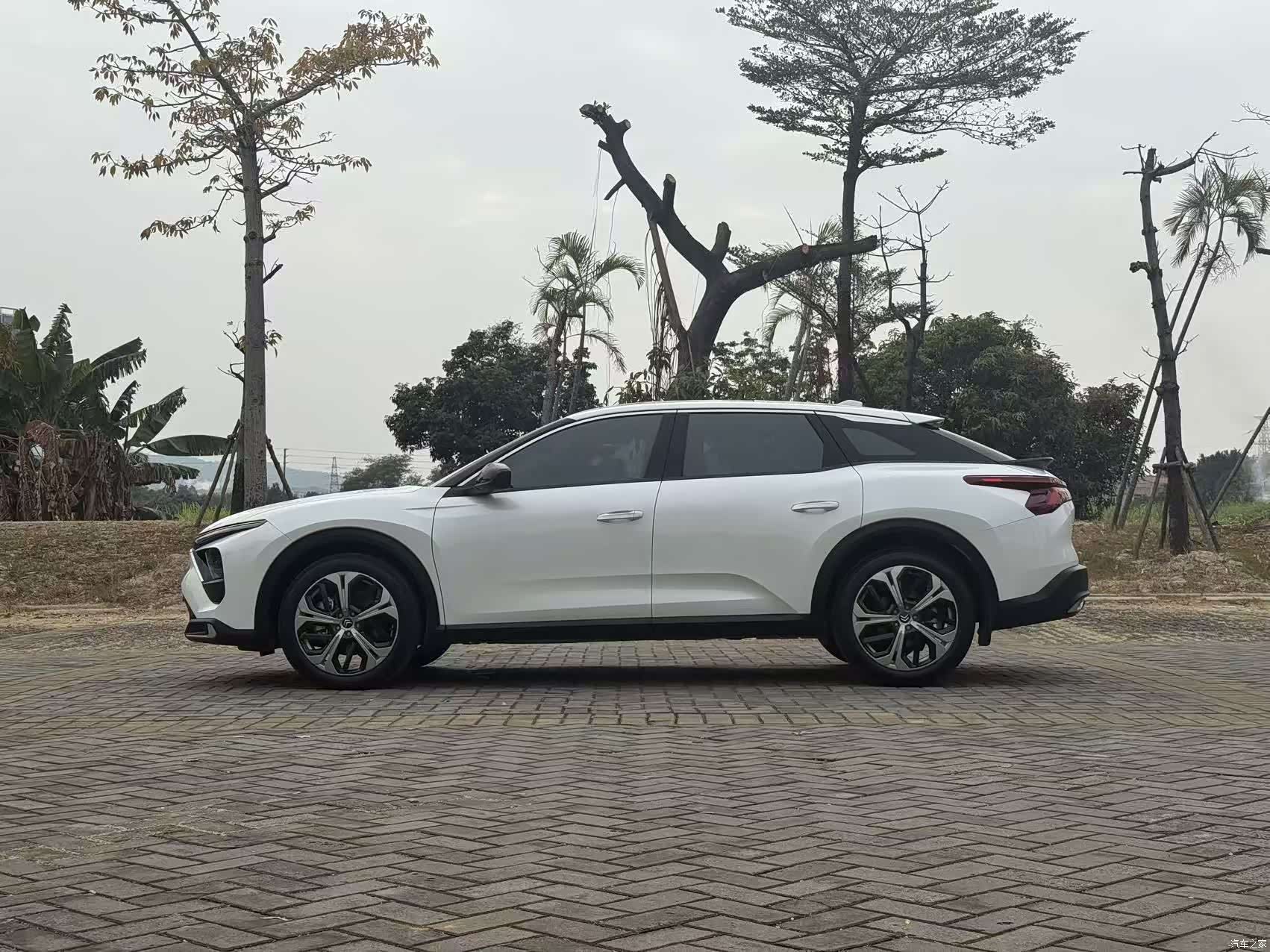 Citroen C5 X, 2023 все фото