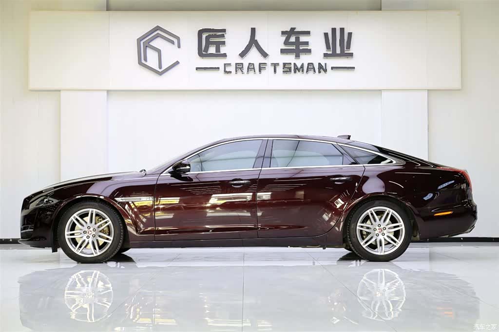 Jaguar XJ, 2019 4