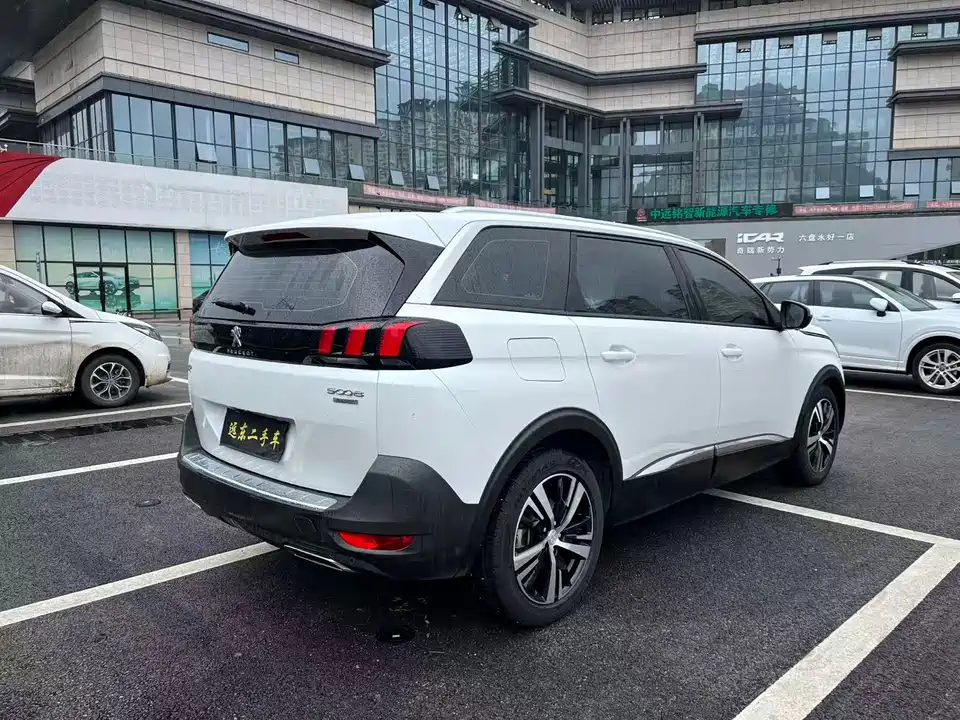 Peugeot 5008