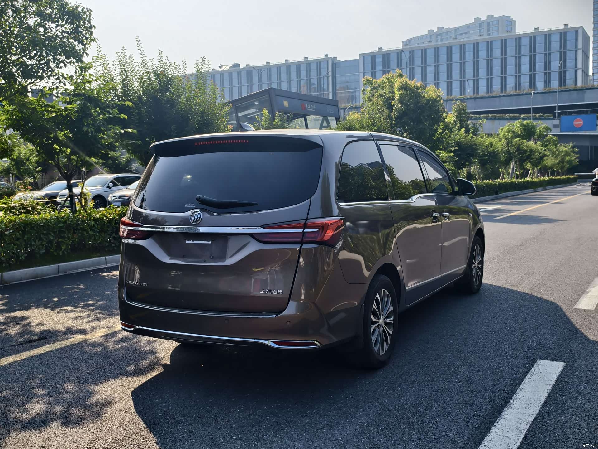Buick GL8, 2021 4