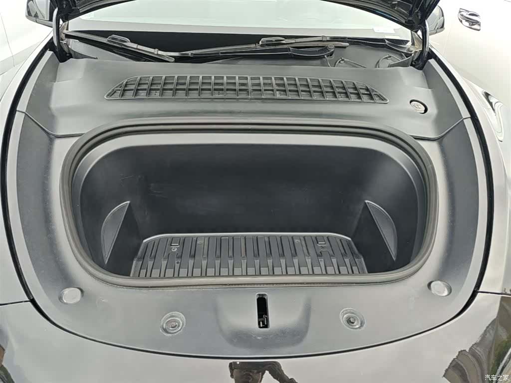 Tesla Model Y, 2023 20