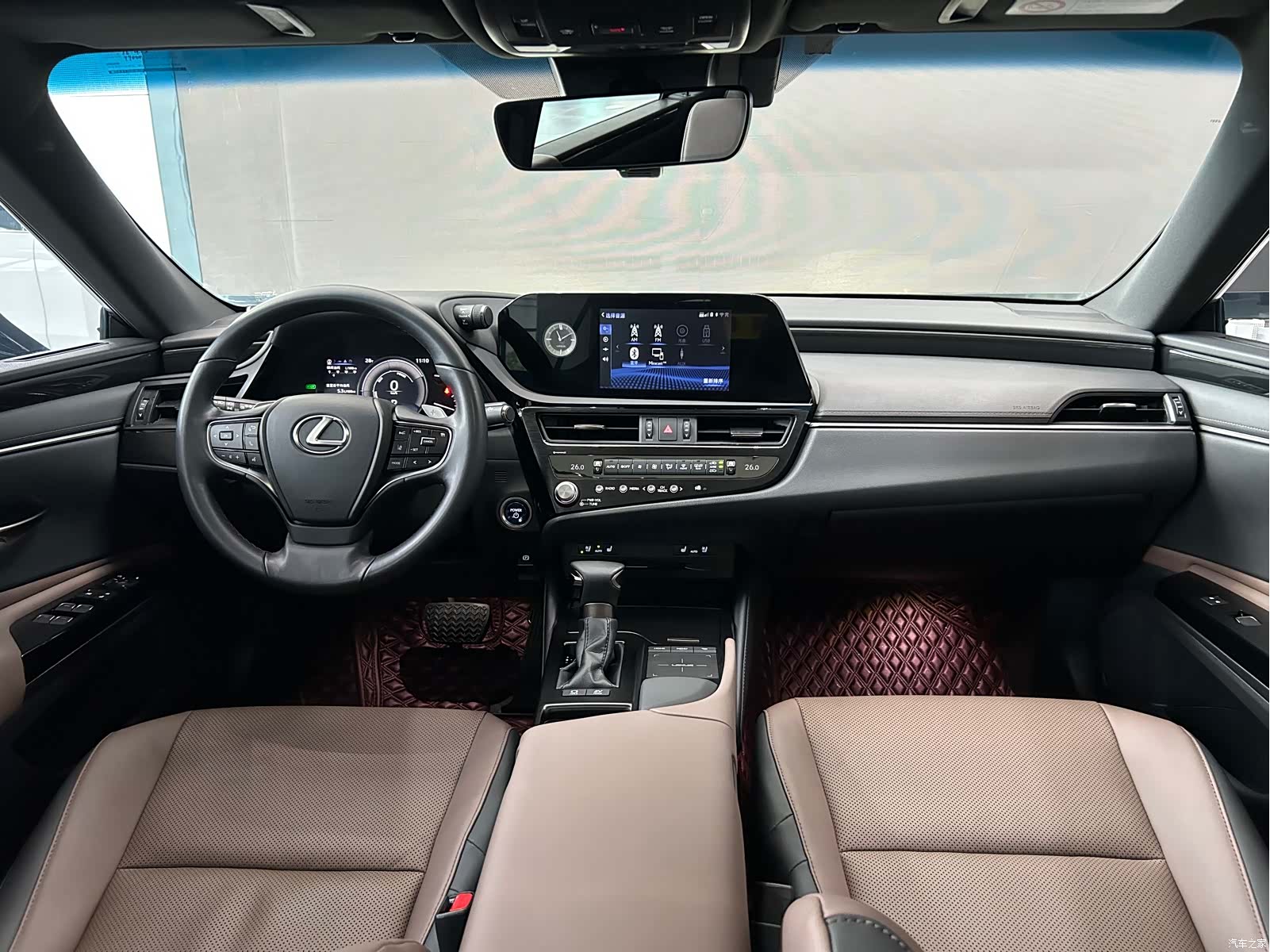 Lexus ES, 2022 все фото