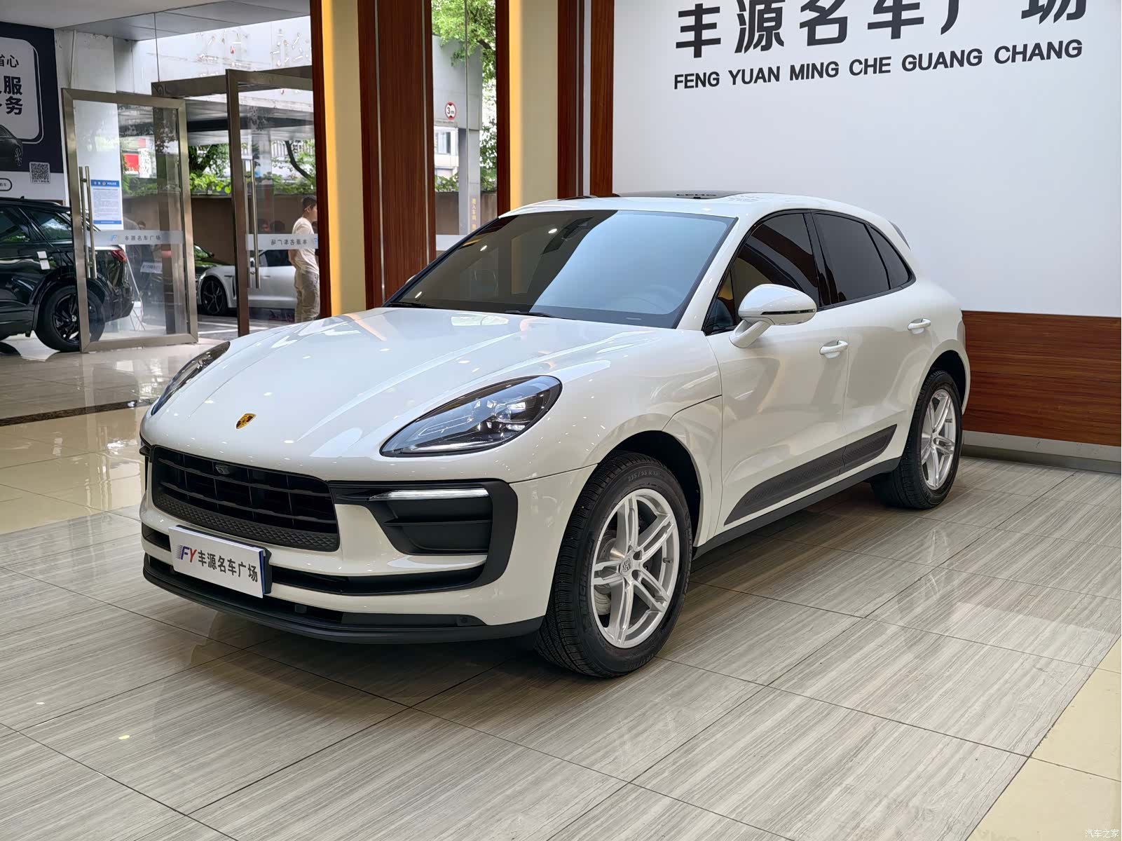 Porsche Macan, 2023 1