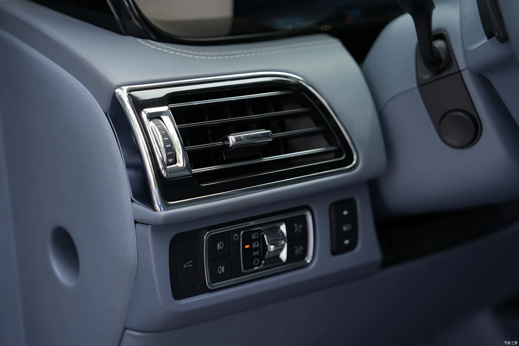 Lincoln Navigator, 2022 12