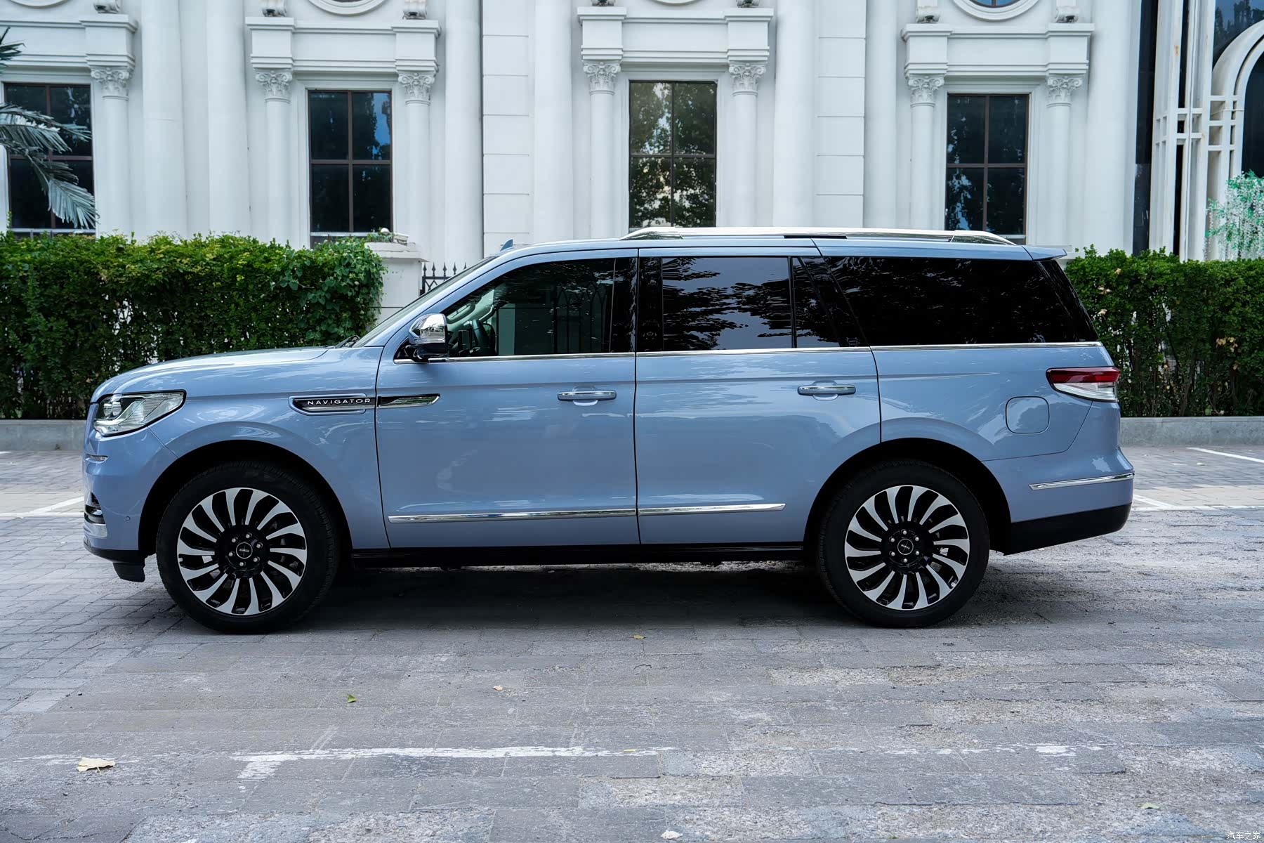 Lincoln Navigator, 2022 3