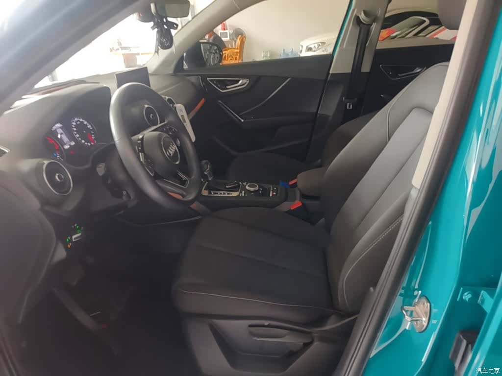 Audi Q2L, 2020 15