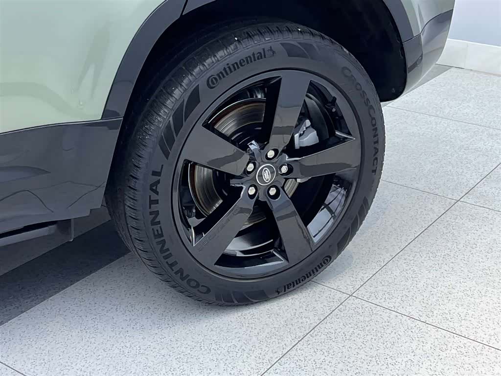 Land Rover Defender, 2025 9