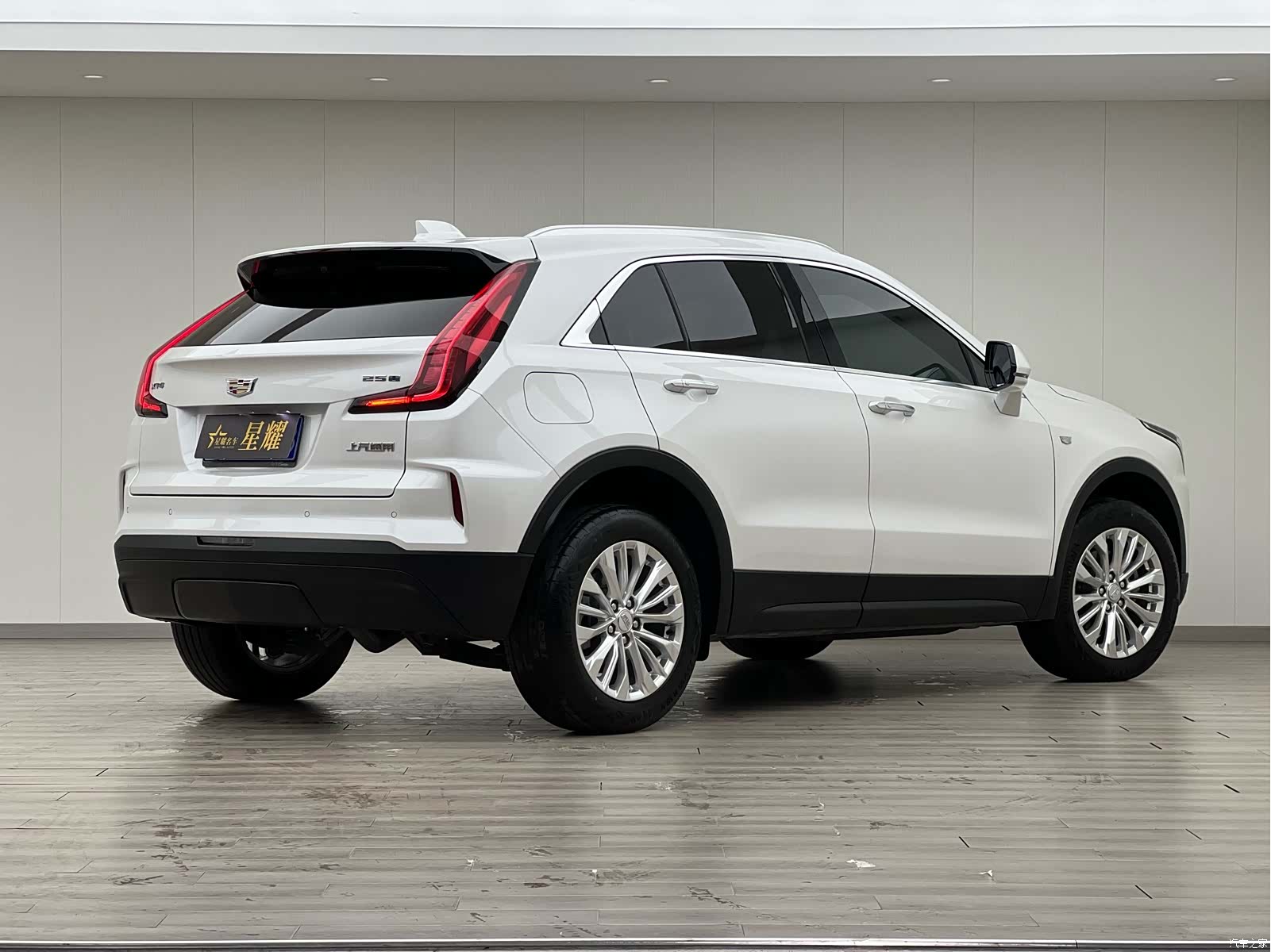 Cadillac XT4, 2025 все фото