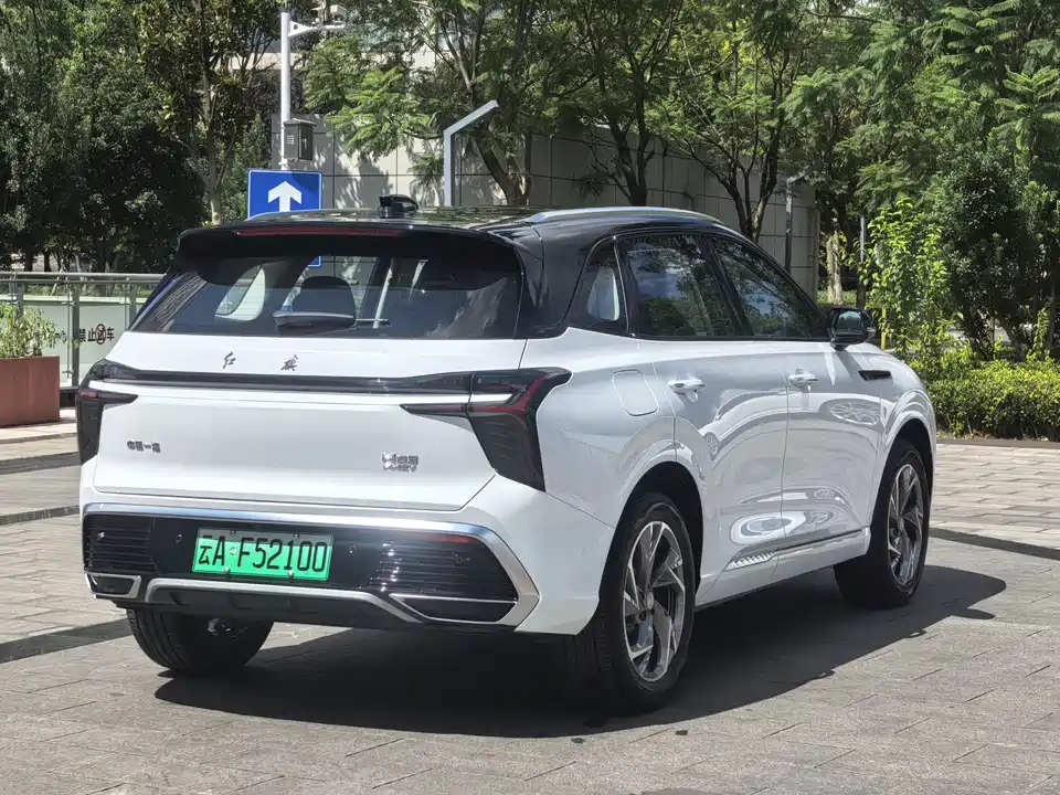Hongqi HS3 PHEV
