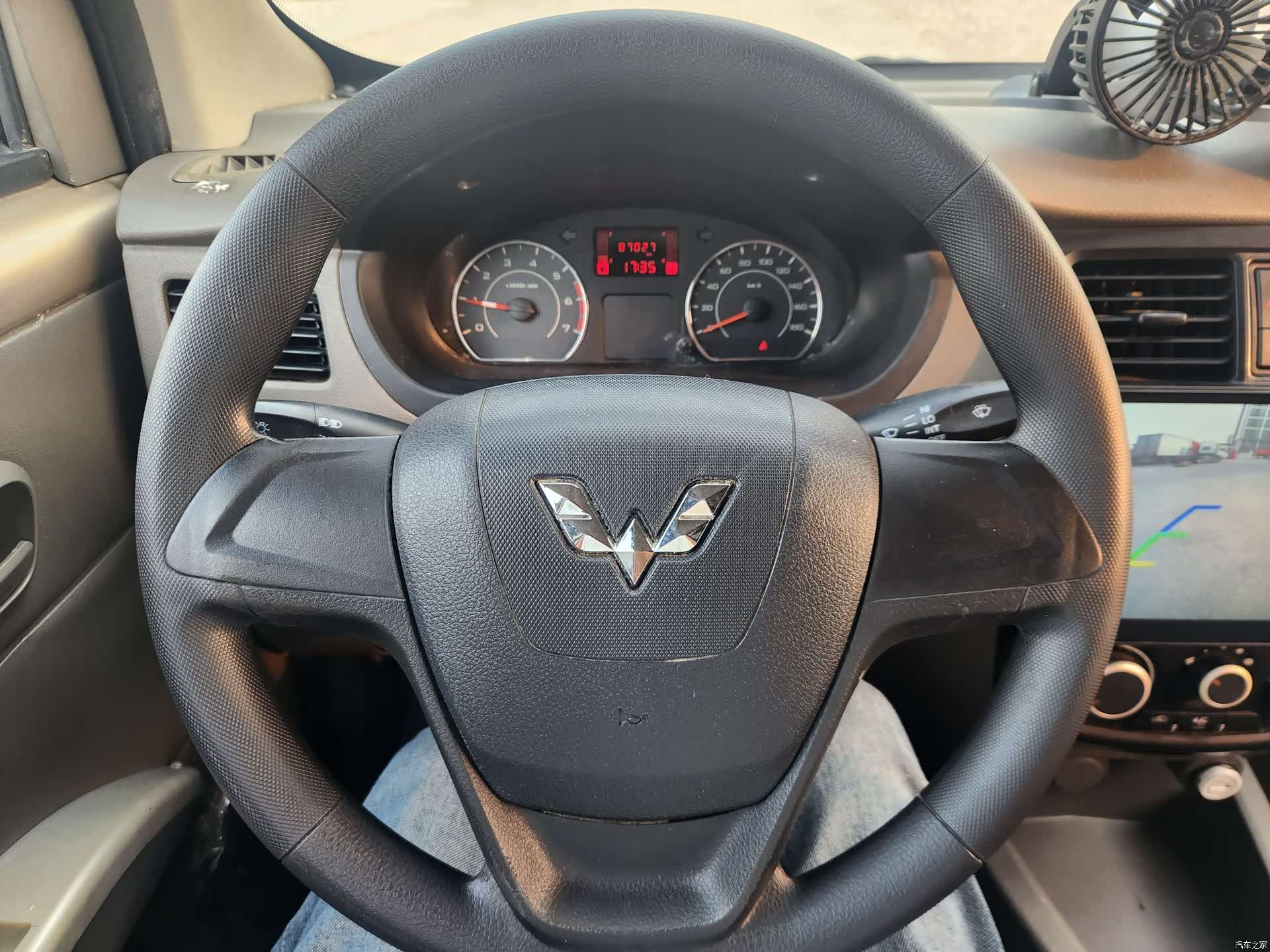 Wuling V, 2017 11