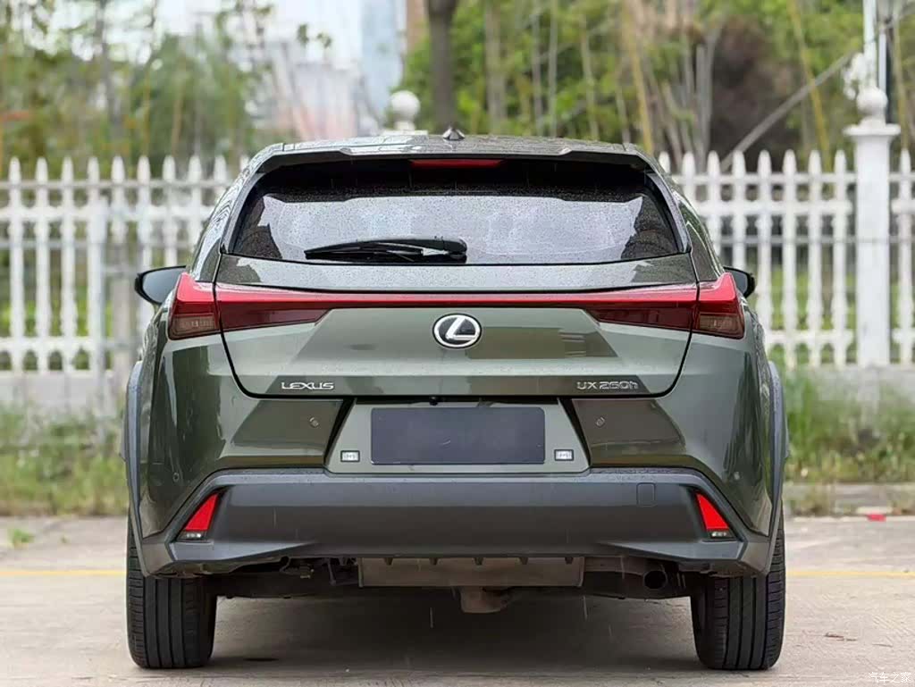Lexus UX, 2020 7