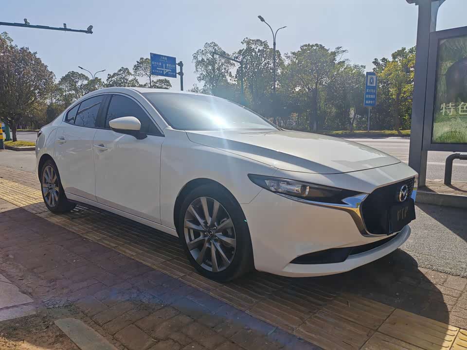 Mazda 3 Angkesaila