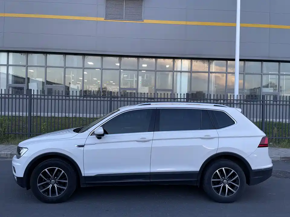 Volkswagen Tiguan L