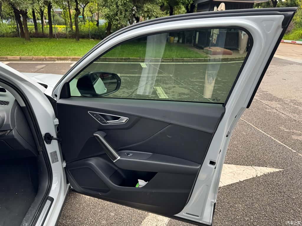 Audi Q2L, 2020 26
