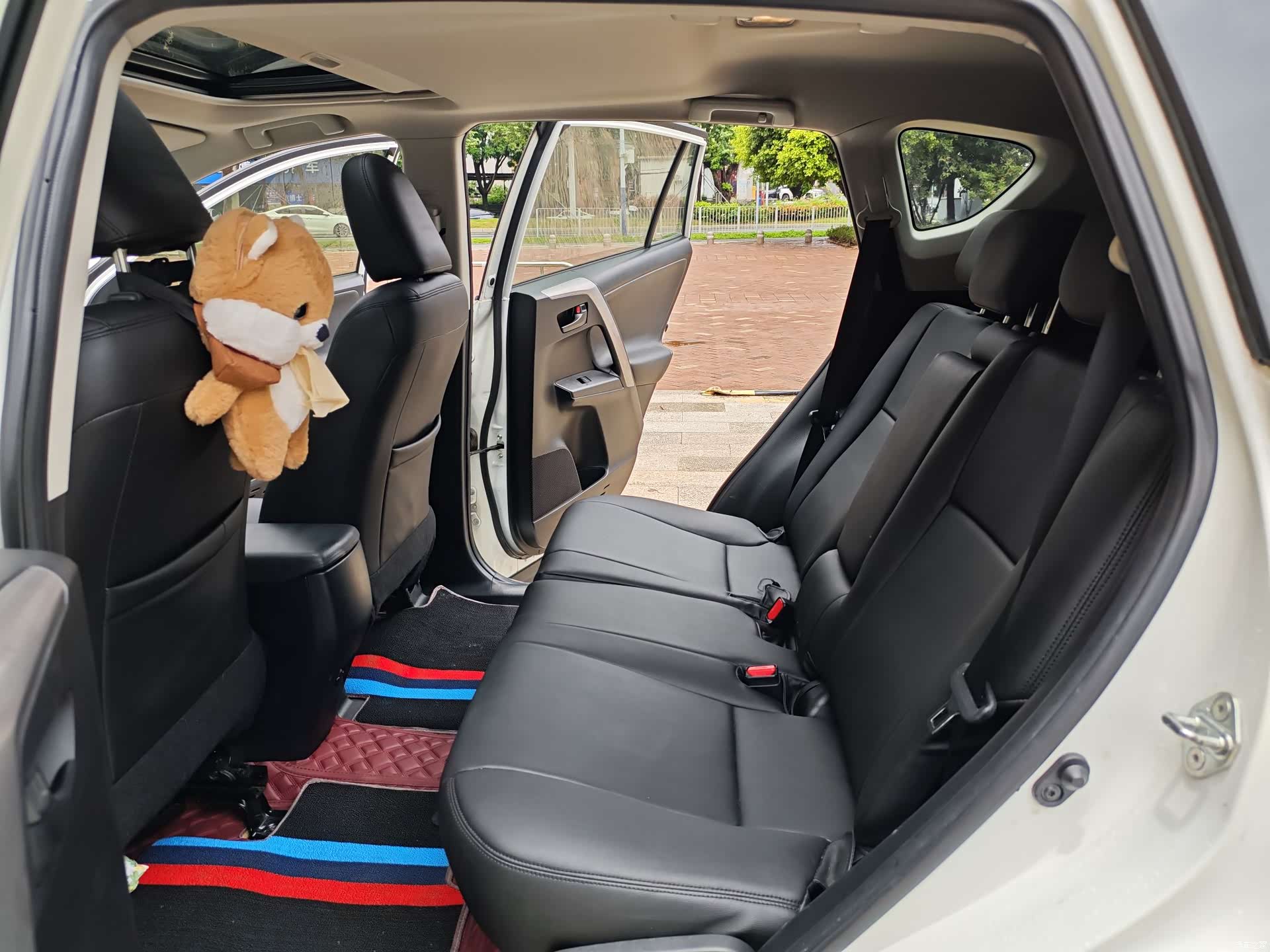 Toyota RAV4, 2019 11