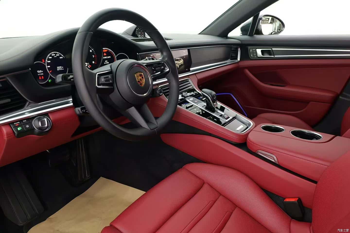 Porsche Panamera, 2023 все фото
