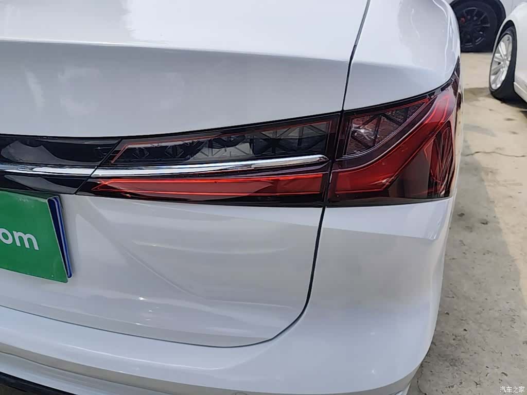 Roewe i5, 2025 8