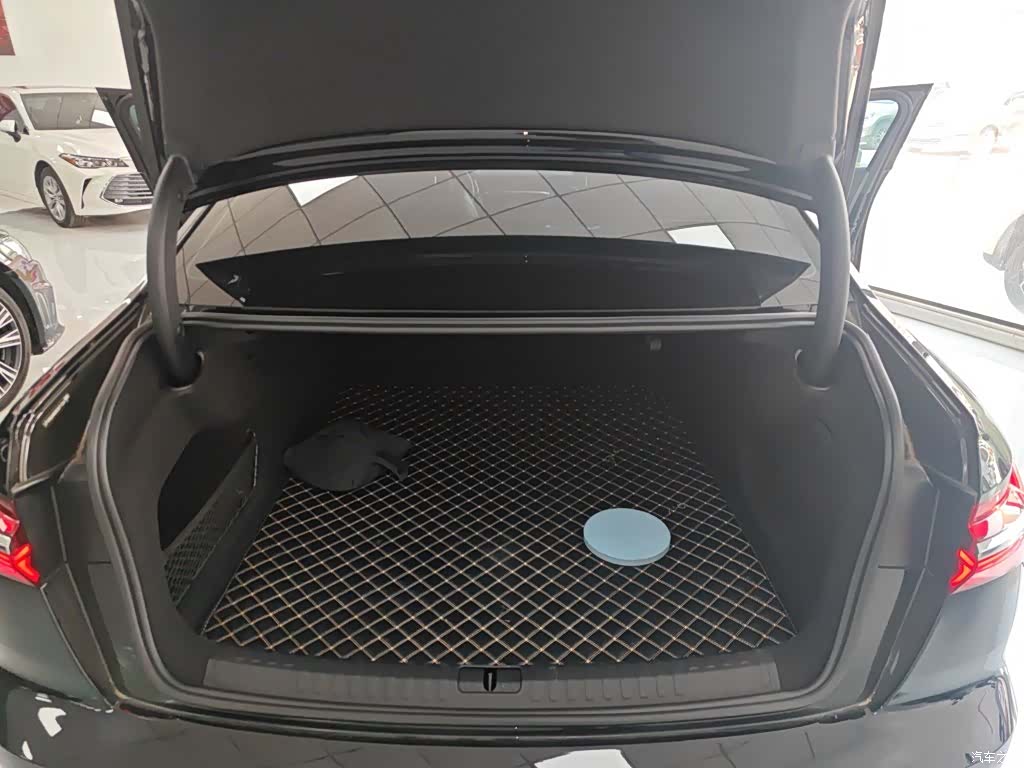 Audi A6L, 2023 15