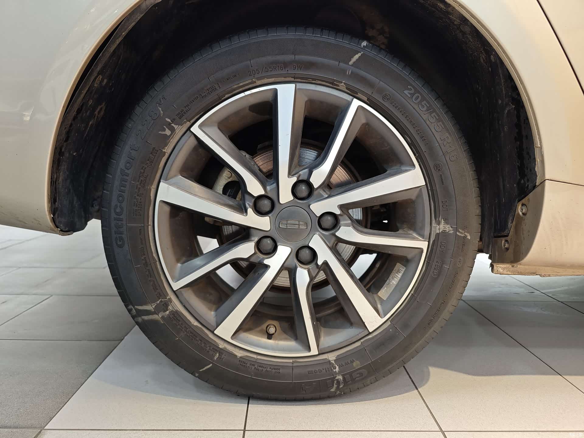 Geely Emgrand, 2021 29
