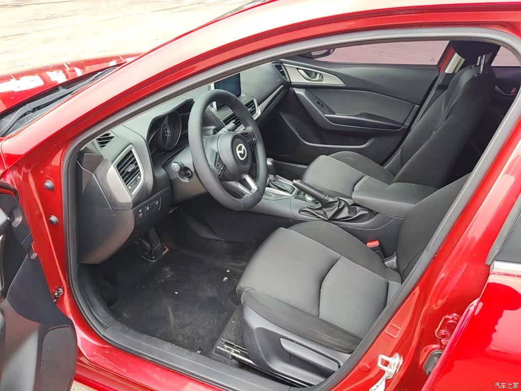 Mazda Mazda3, 2017 12