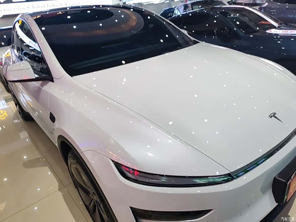 Tesla Model Y, 2026 4