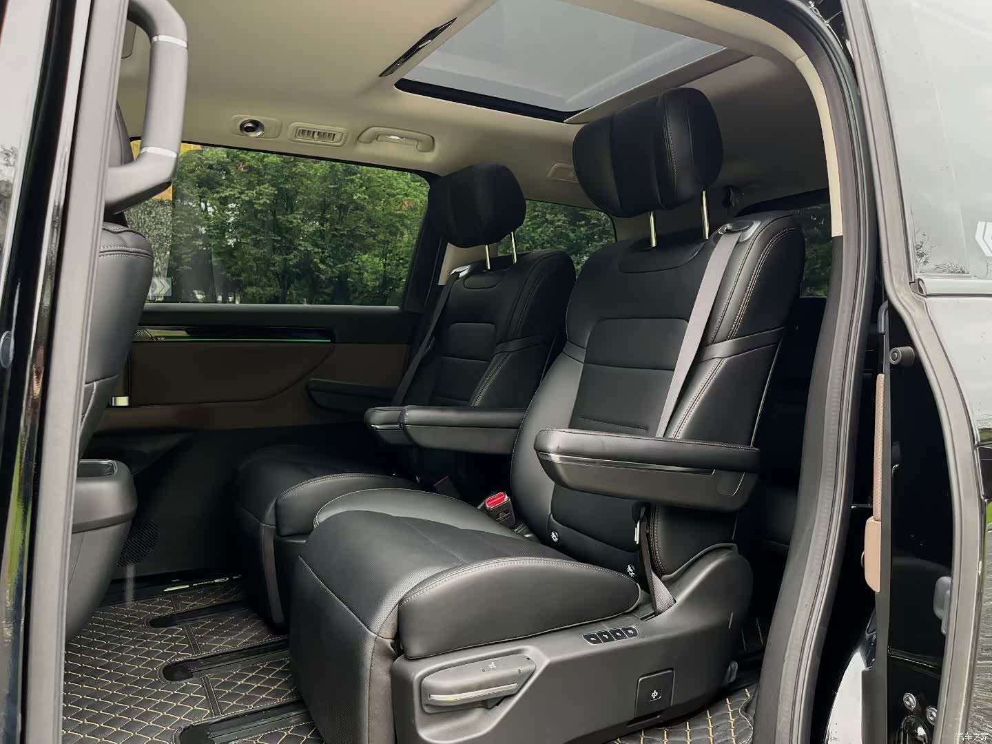 Trumpchi E8, 2024 4