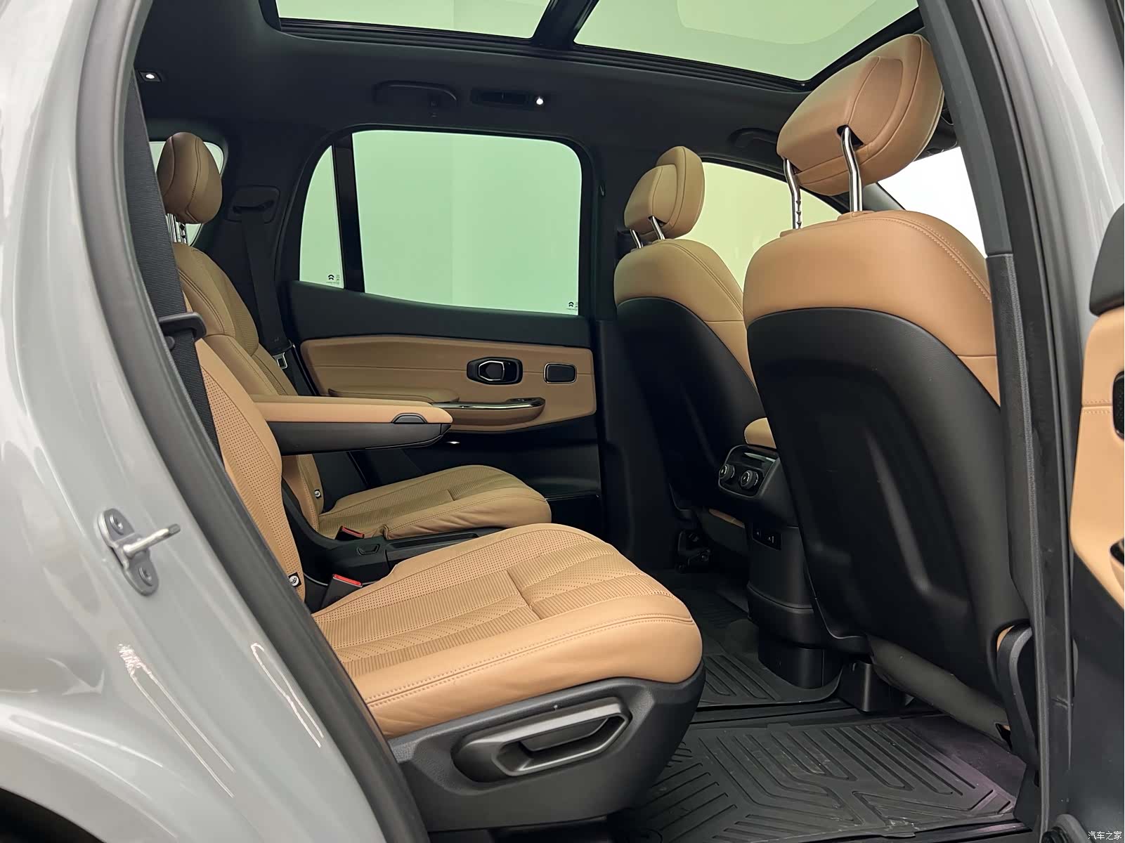 NIO ES8, 2021 14