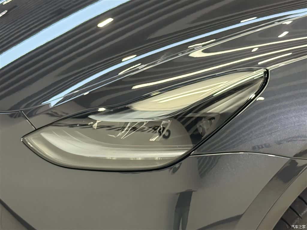 Tesla Model Y, 2024 8