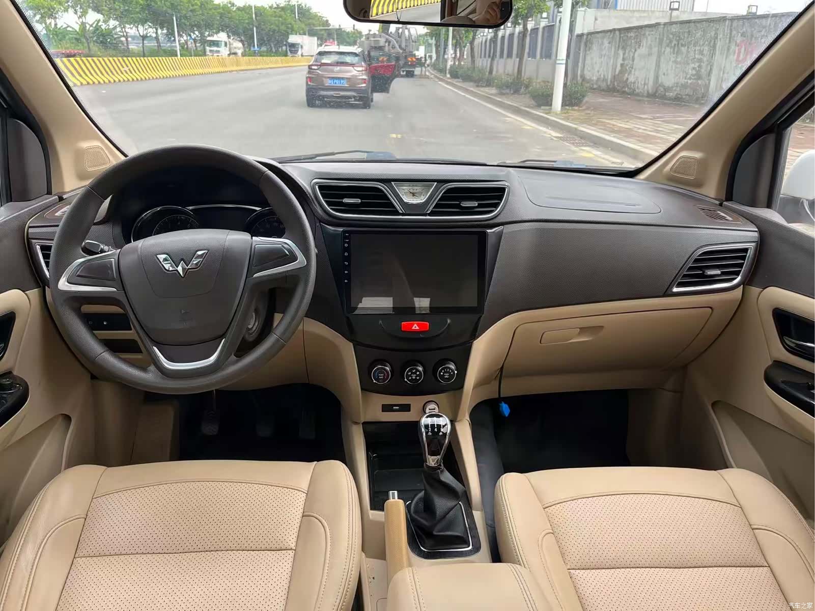 Wuling Hongguang, 2016 все фото