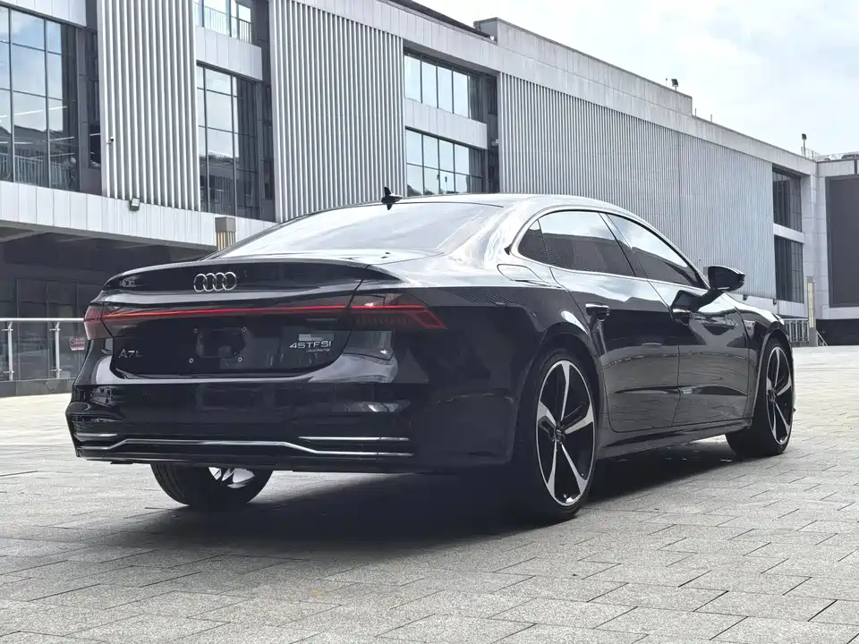 Audi A7L