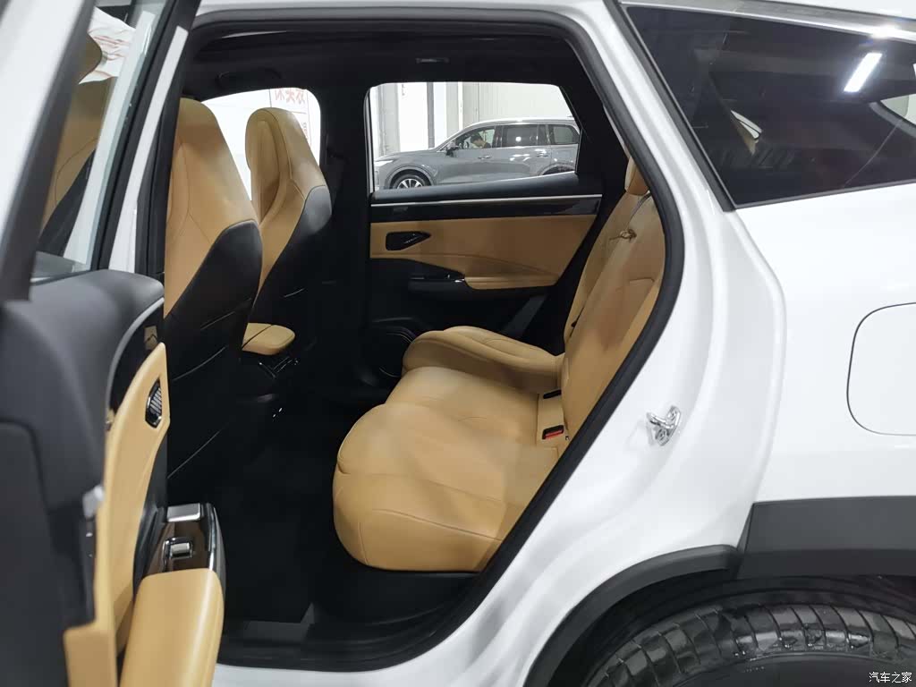 Geely Galaxy L7, 2024 15